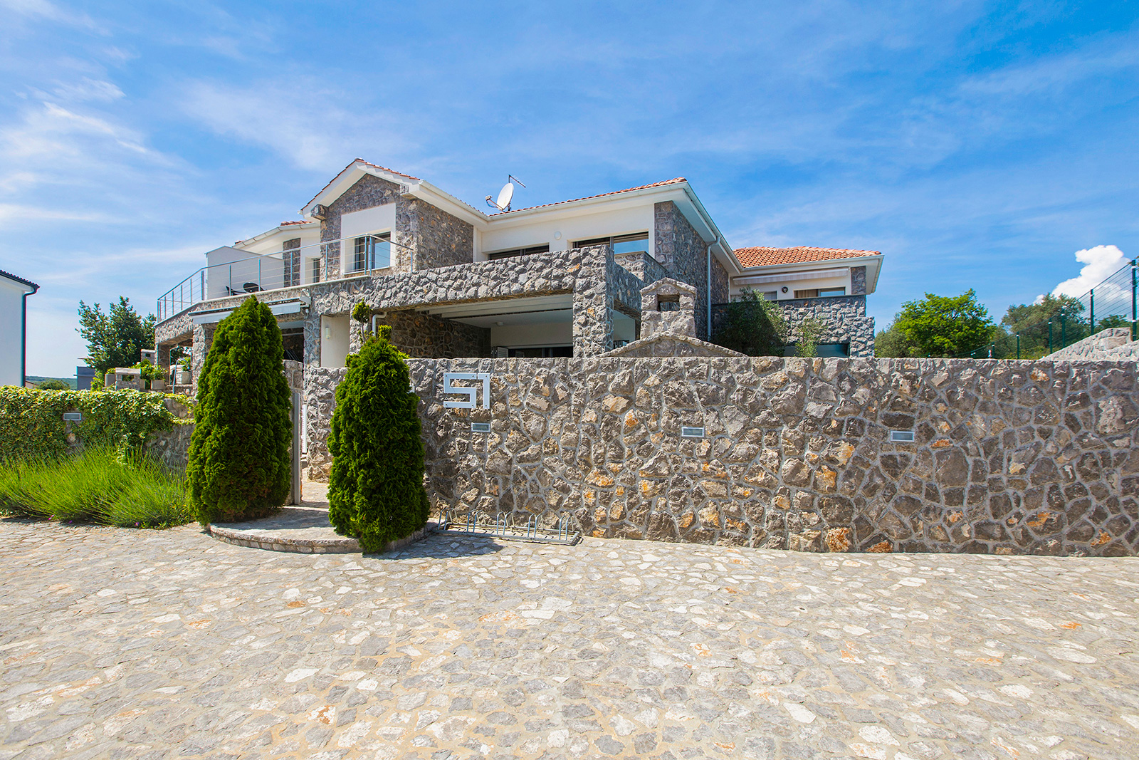 House Image 2